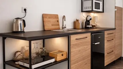 Poolhouse kitchen