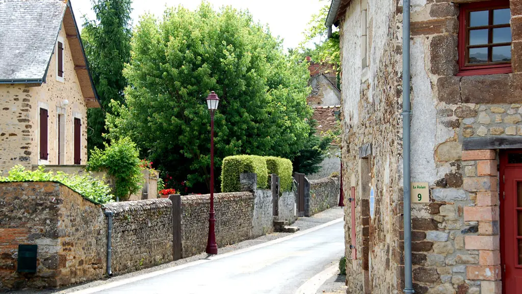 Poille-sur-Vegre-bourg--4