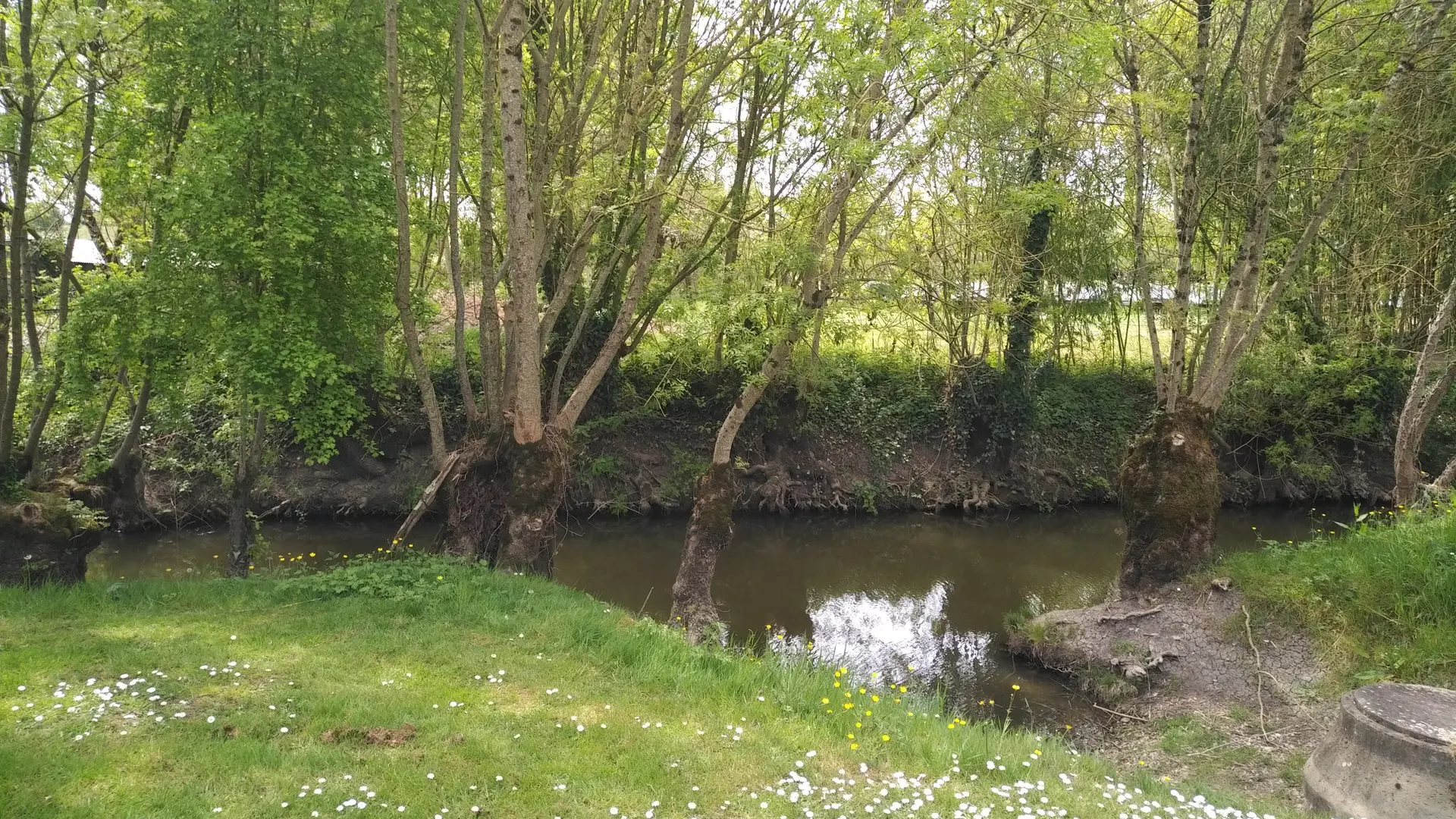 Aire de pique-nique à côté de l'abbaye