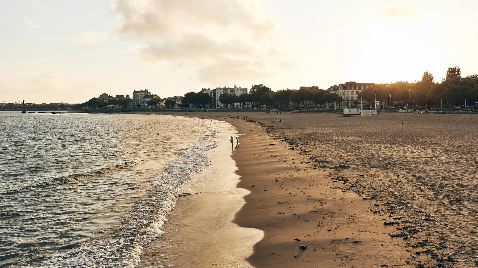 Coucher de soleil sur la grande plage de Saint-Nazaire