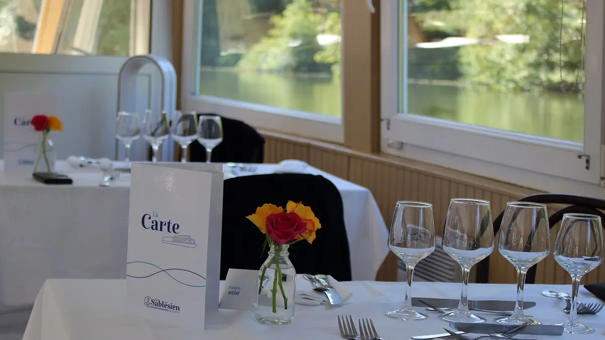 Salle restaurant - Bateau Le Sablésien