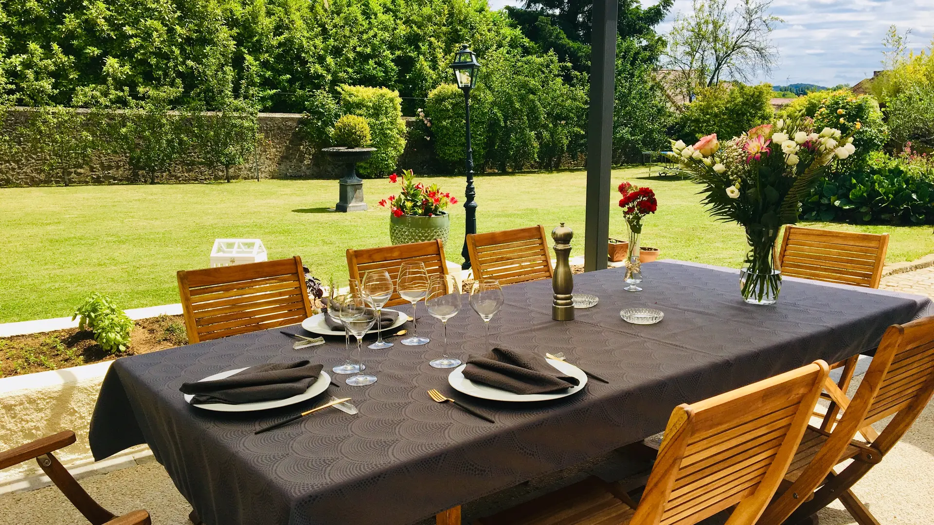 Table-dejeuner-Terrasse-Nord