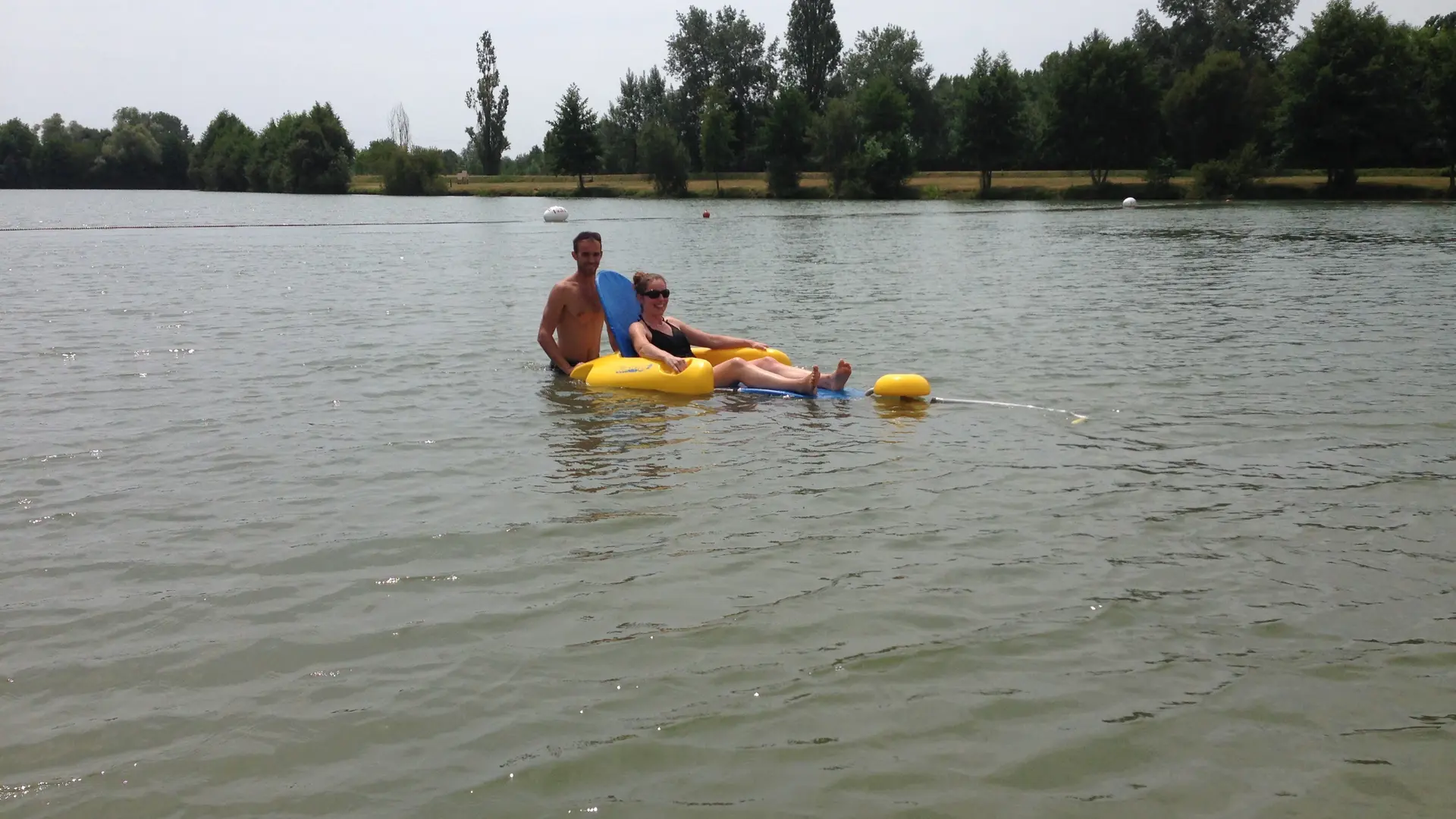 Tiralo pour l'accès à la baignade au personnes à mobilité réduites