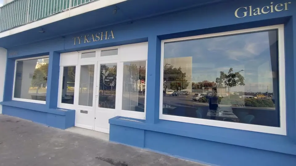 Ty Kasha devanture