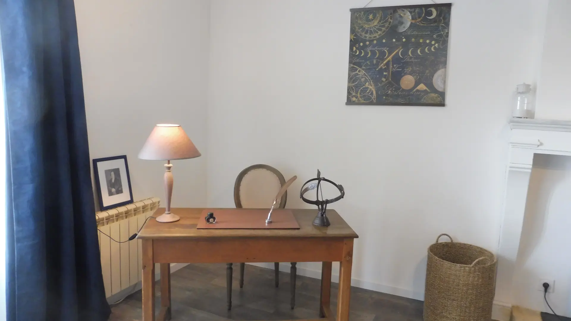 381843 - Bureau