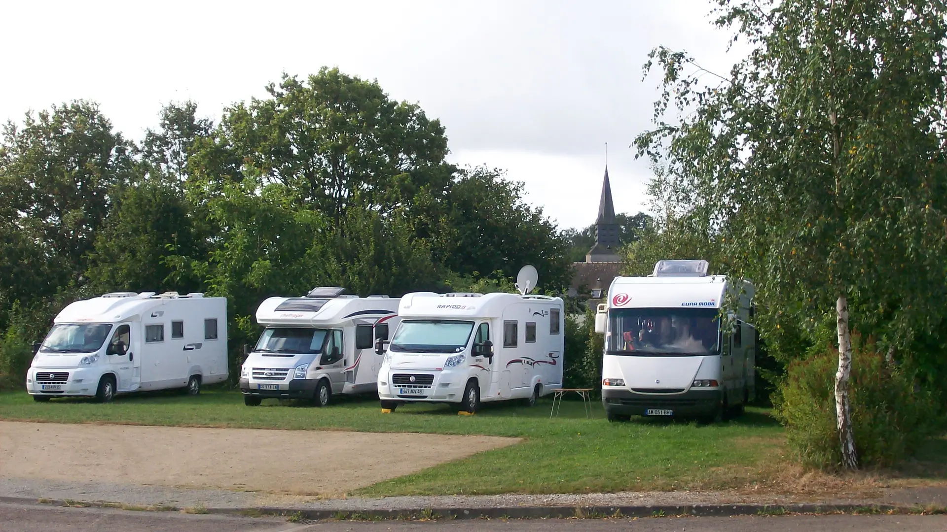 aire-de-service-camping-car-saint-loup-du-gast-53-accam-1