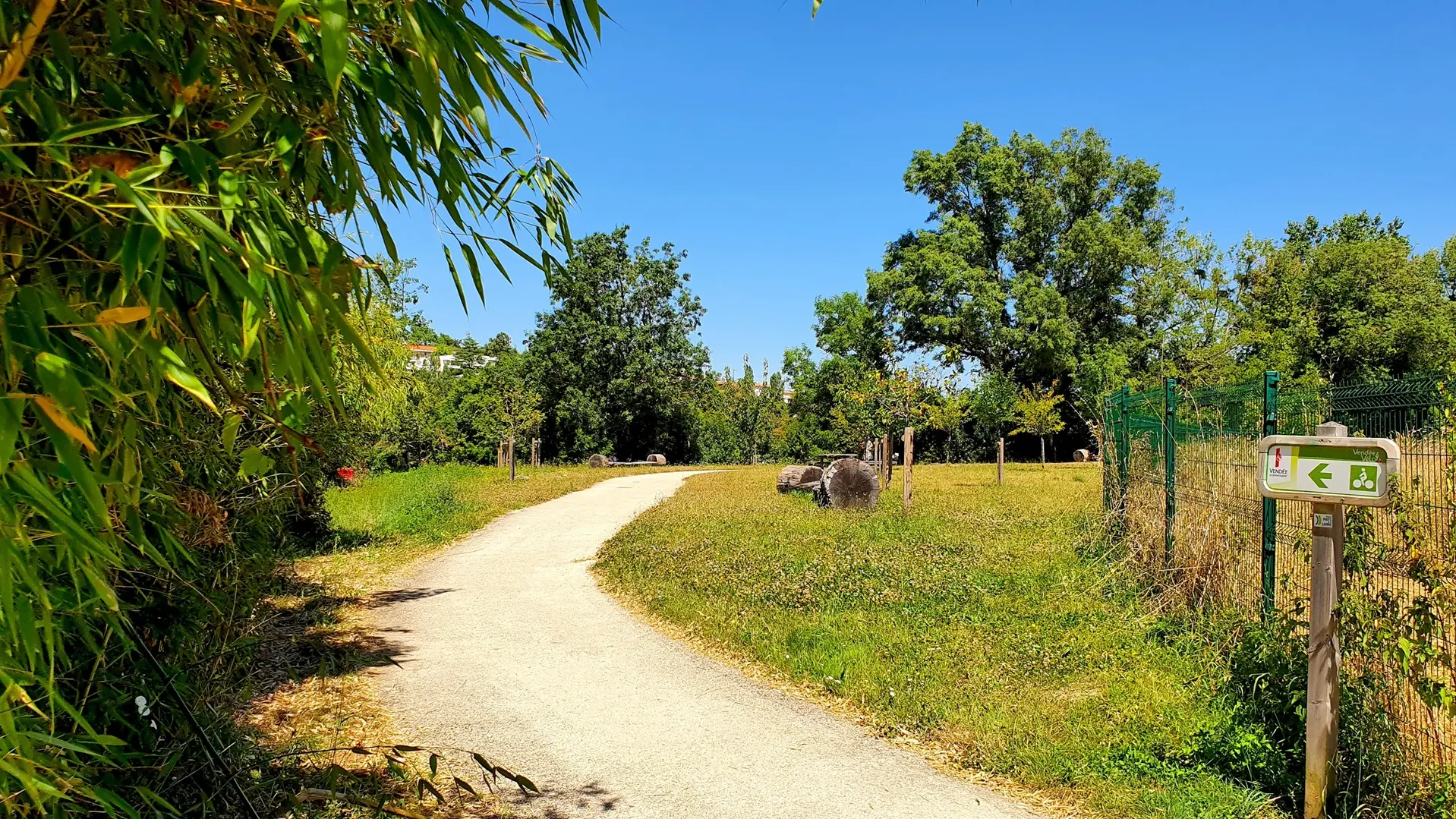 aire-pique-nique-fontenay-le-comte-transfontenaysienne-85-1