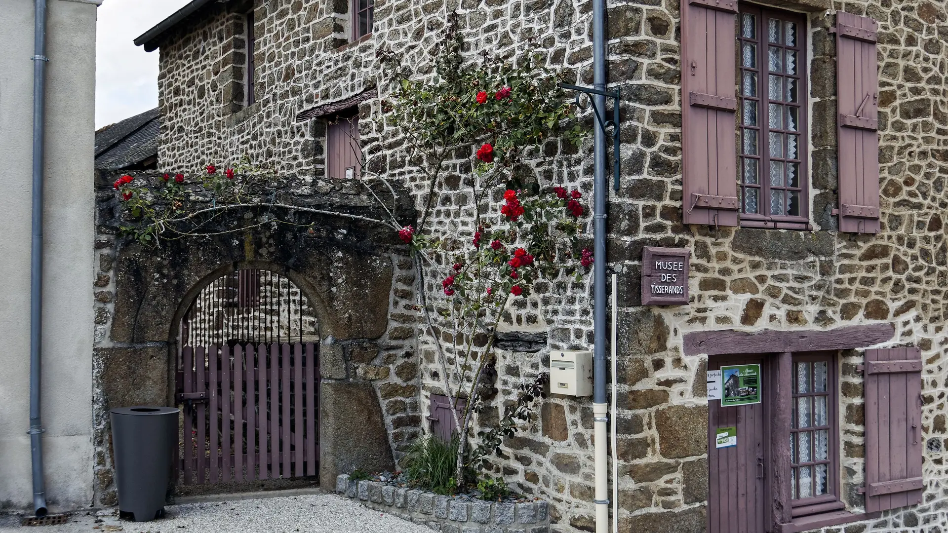 ambrieres-les-vallees-musee-des-tisserands---bocage-mayennais-rev-jy-guyard--8-