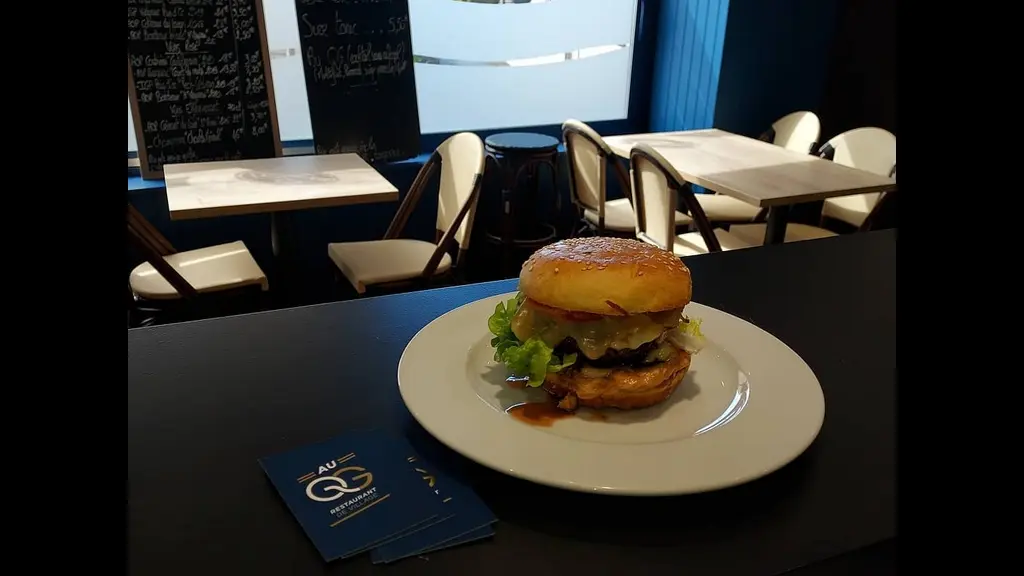 au-qg-resturant-de-village-02