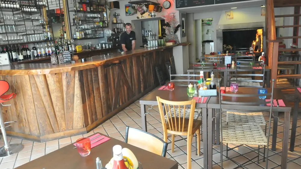bar