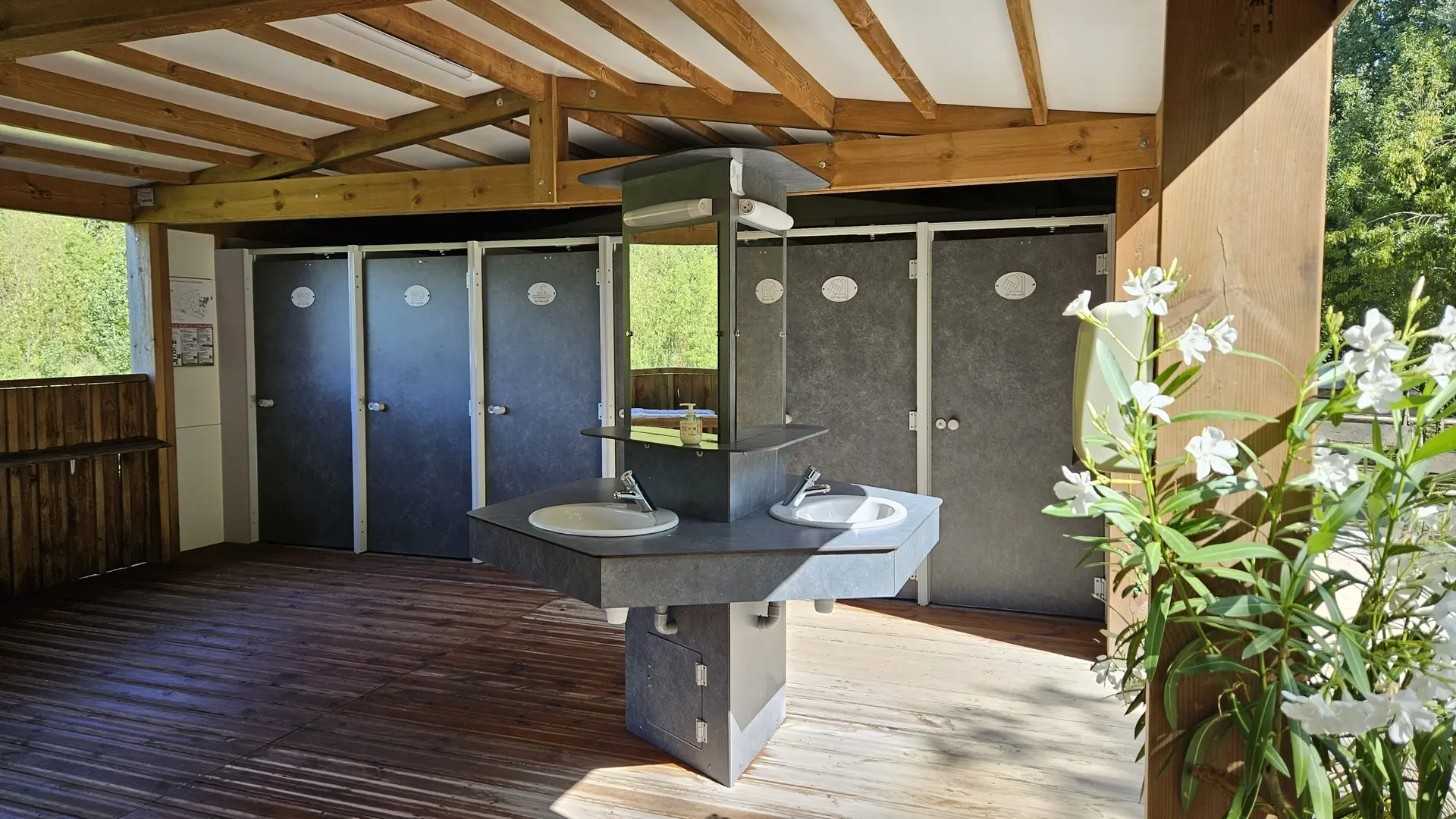 camping-op'tit-marais-vix-85770- (1)
