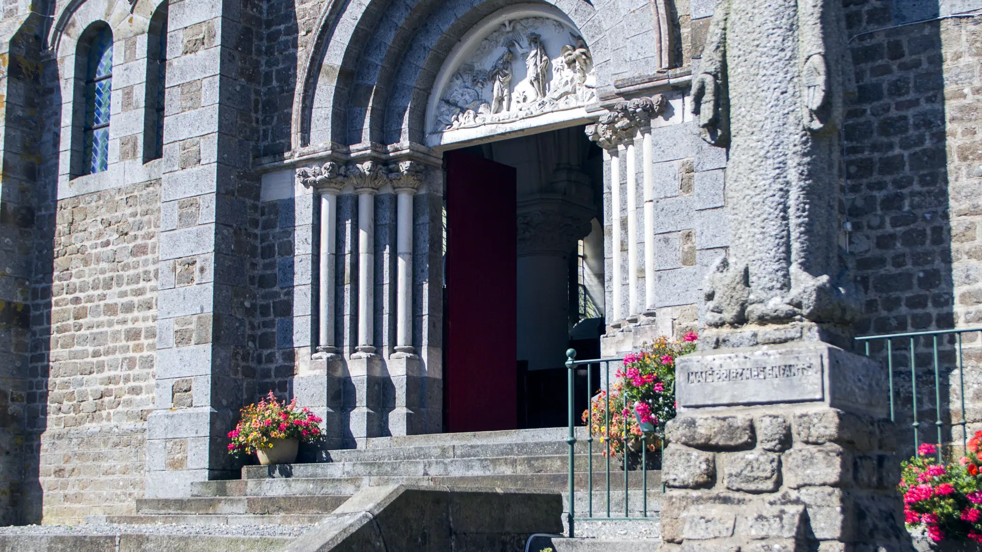 carelles-église Saint Jean Baptiste---bocage-mayennais-rev-jy-guyard--2-