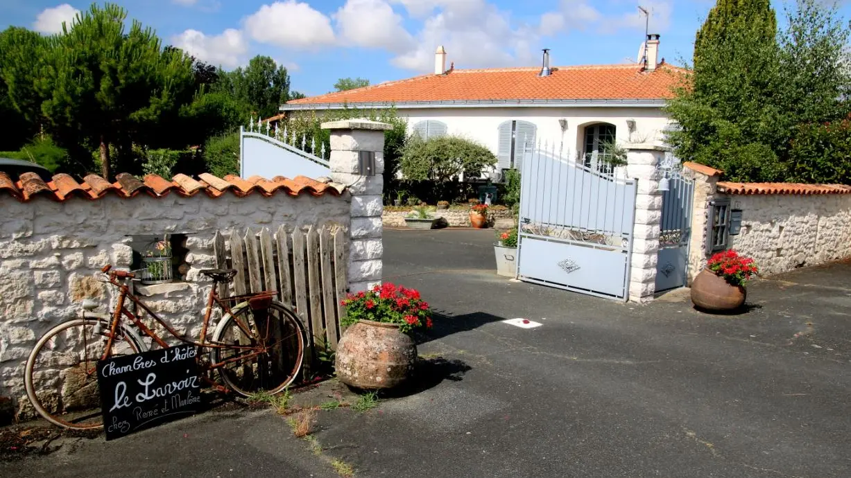 chambre-d-hotes-le-lavoir-charrier-85200-doix-les-fontaines-fontaines- (1)