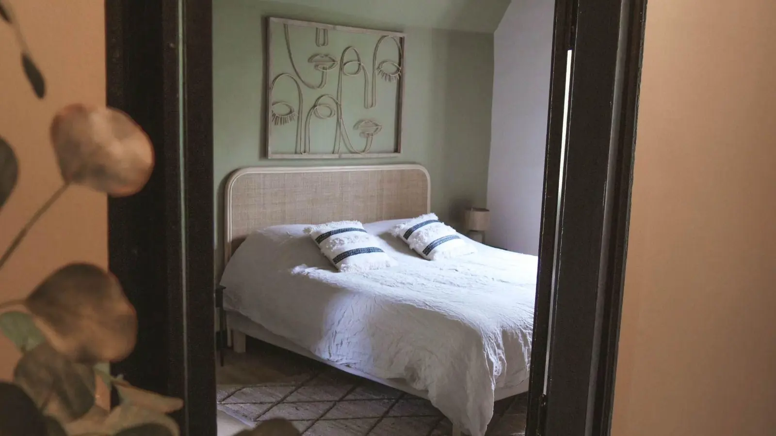 e9d45ec8-7064-4d4c-87ad-c7d792516559