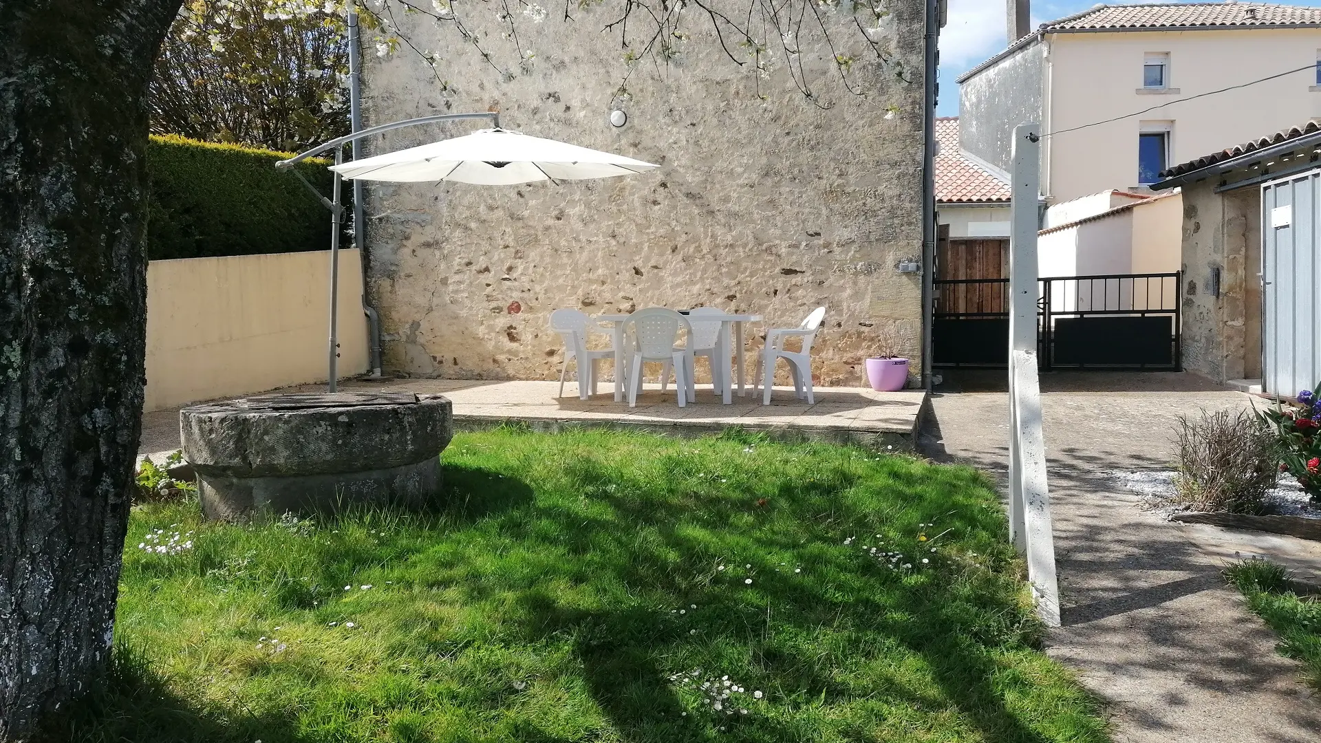 gite-de-la-vallee-mervent-fontenay-vendee-85200-meuble- (16)