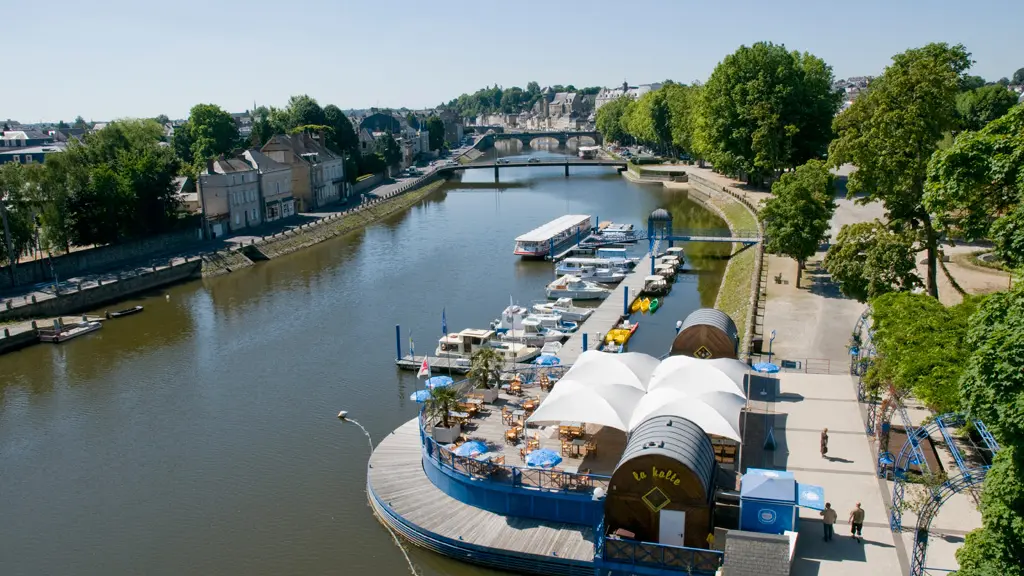 Halte fluviale sur la rivière la Mayenne à Laval