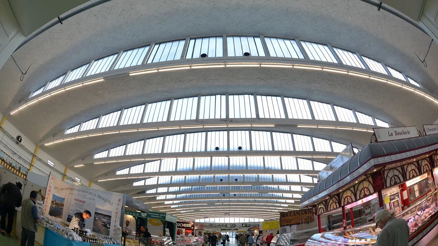 Intérieur des halles de Saint-Nazaire