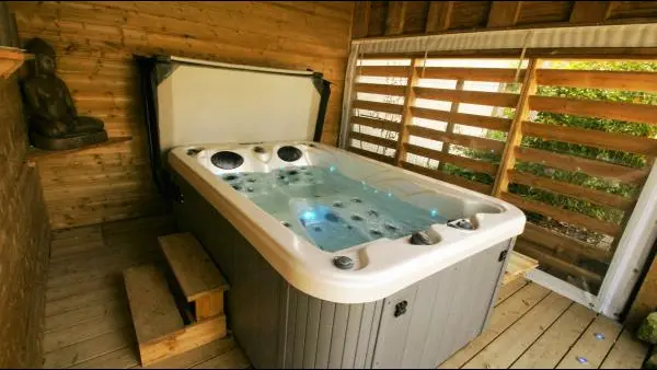 Jacuzzi