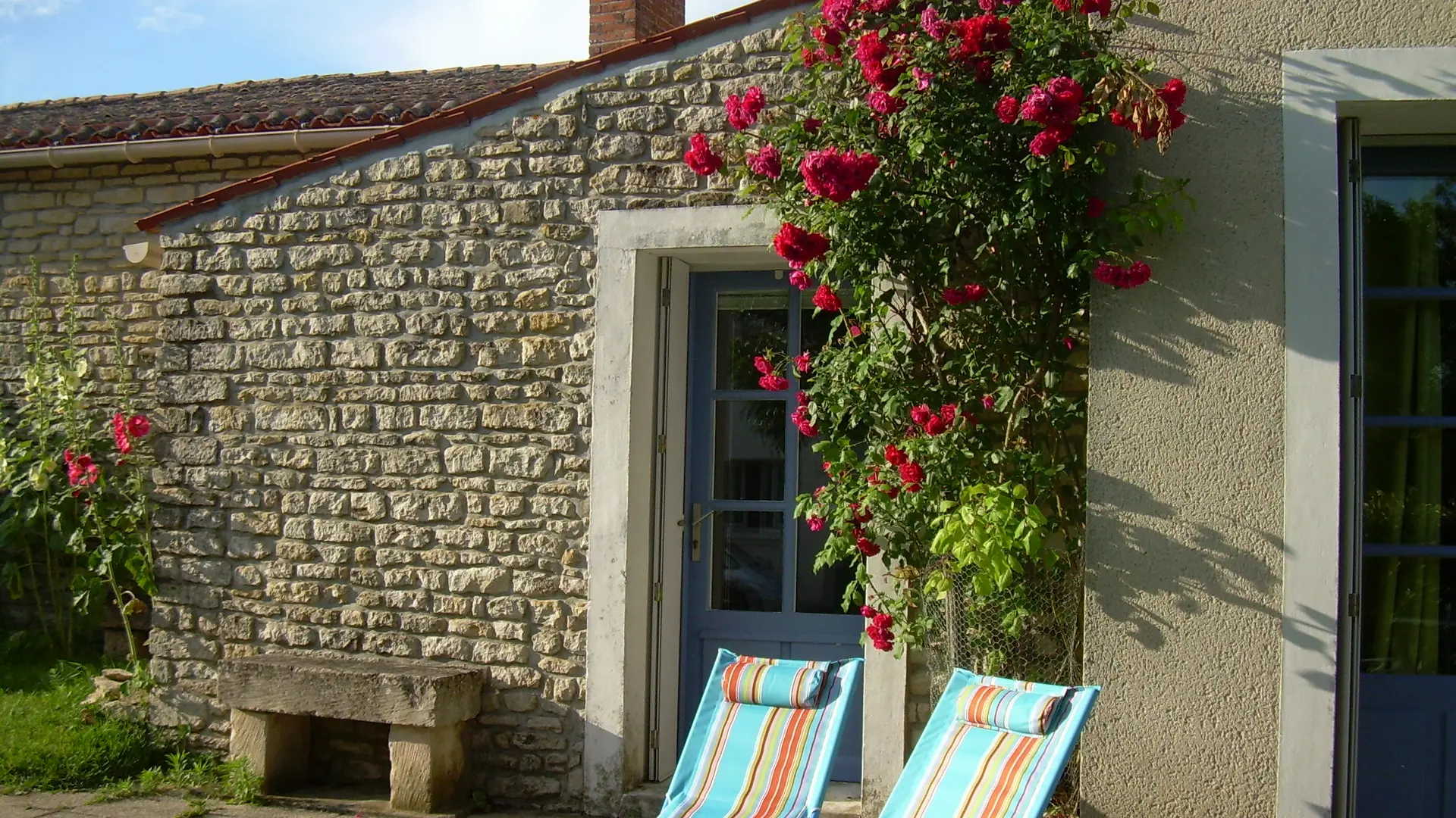 meublé-le-gite-bleu-de-la-rigole-de-bourneau-maille-85-hlo-1