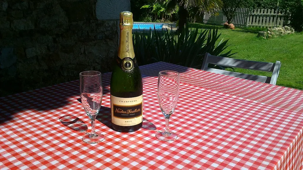meublé-pomme-d-amour-reece-85570-saint-martin-des-fontaines-13