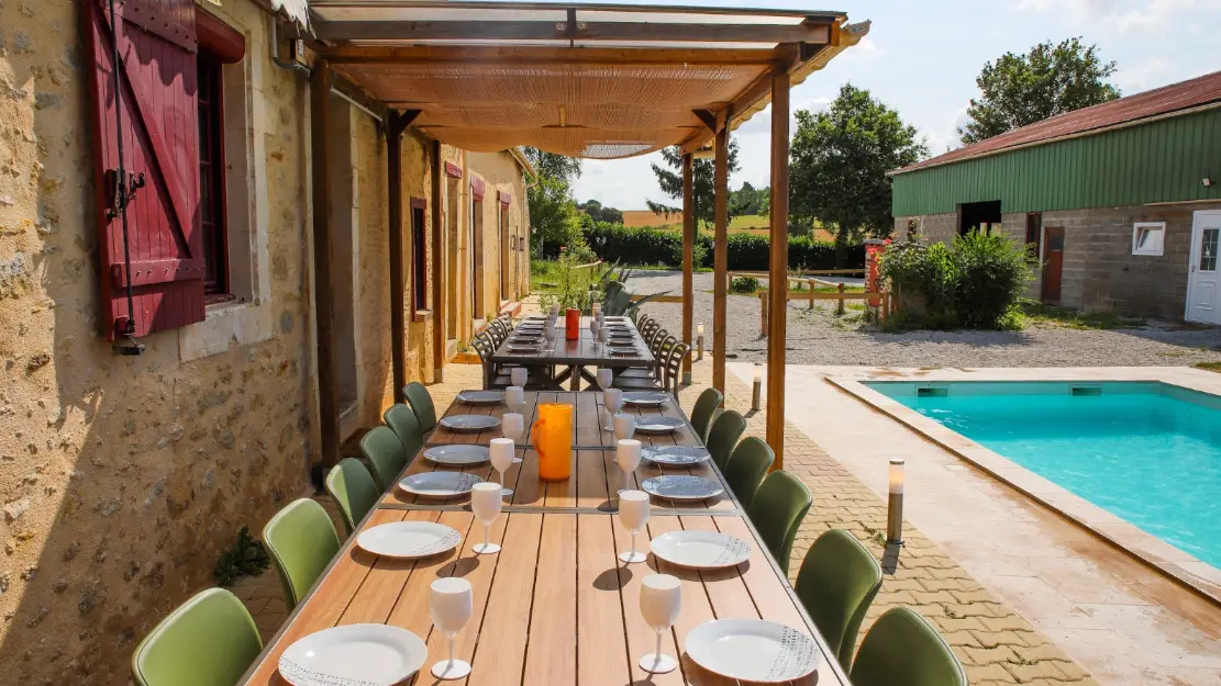 Piscine et terrasse