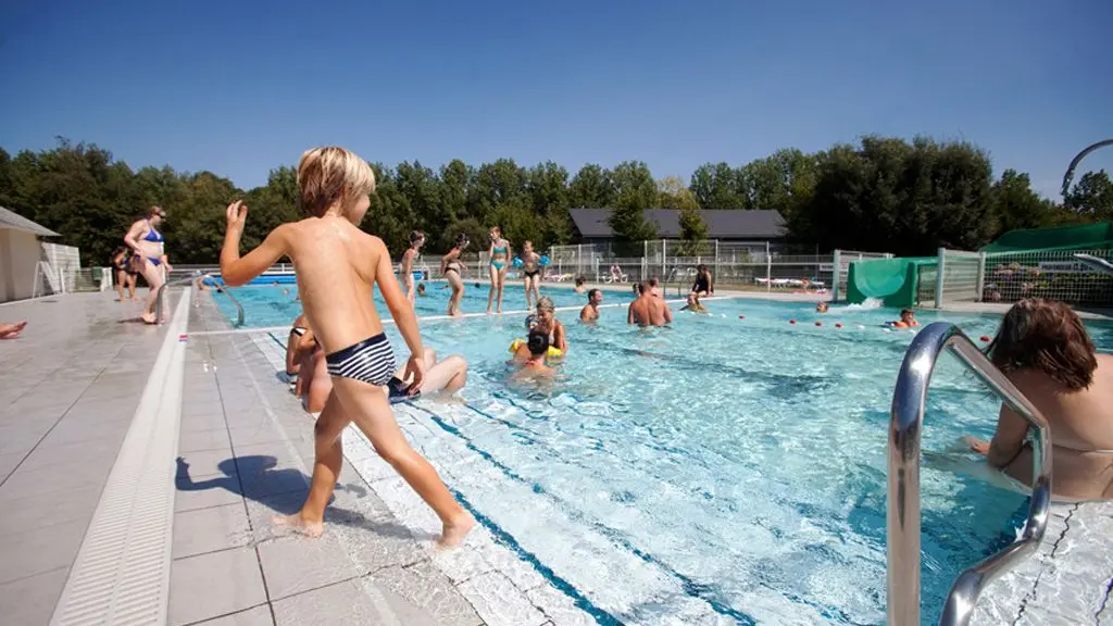 piscine-ambrieres-les-vallees-53-loi-1