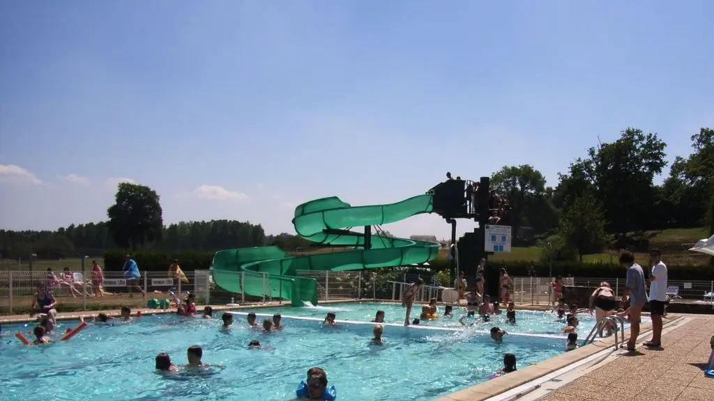 piscine-d-ambrieres-les-vallees-ambrieres-les-vallees-53-loi-1