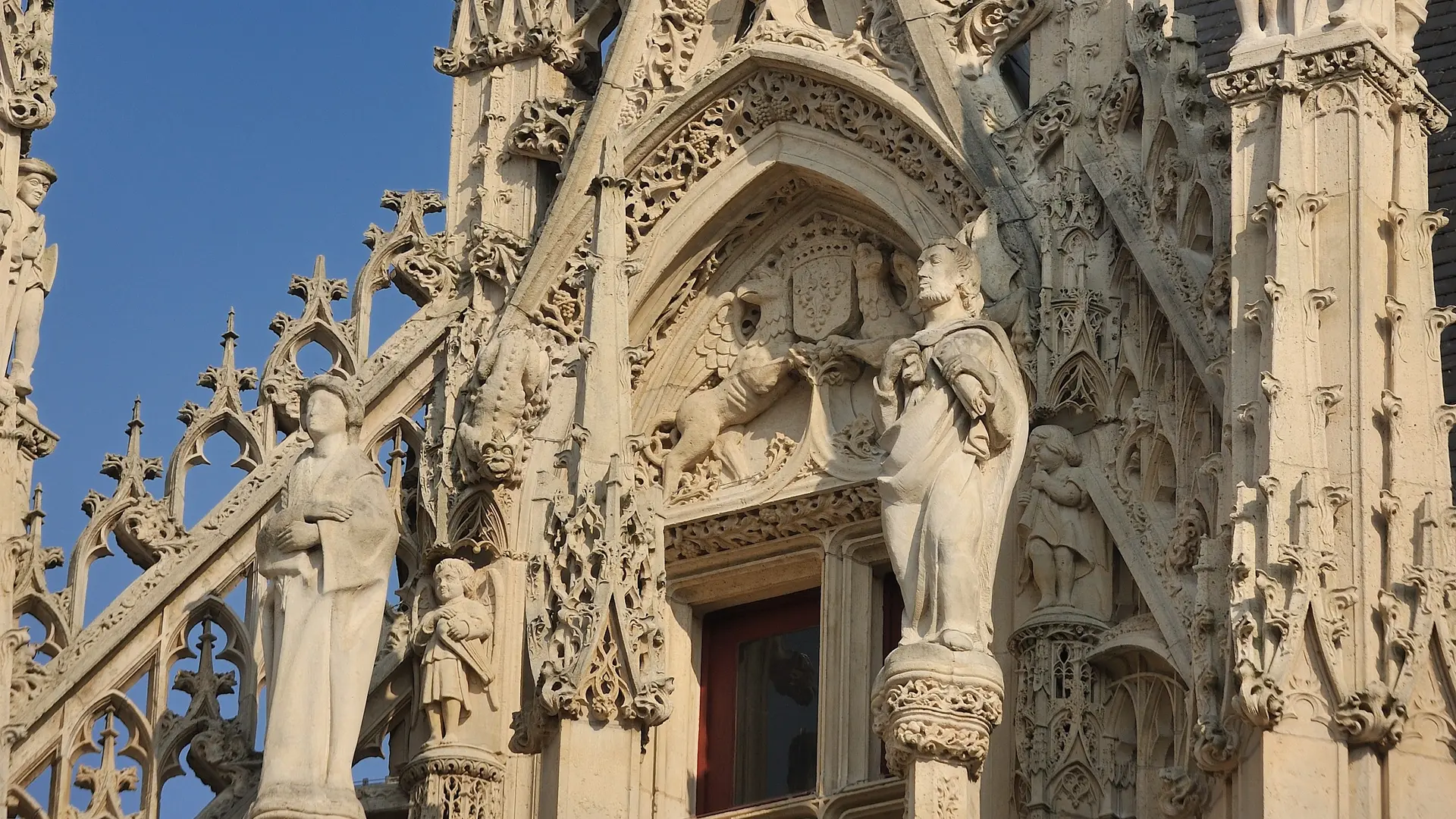 Palais de justice cour détail