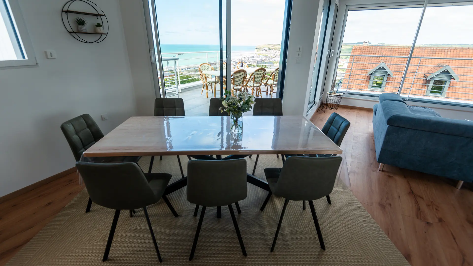 Pièce de vie : salon/ salle à manger/ cuisine