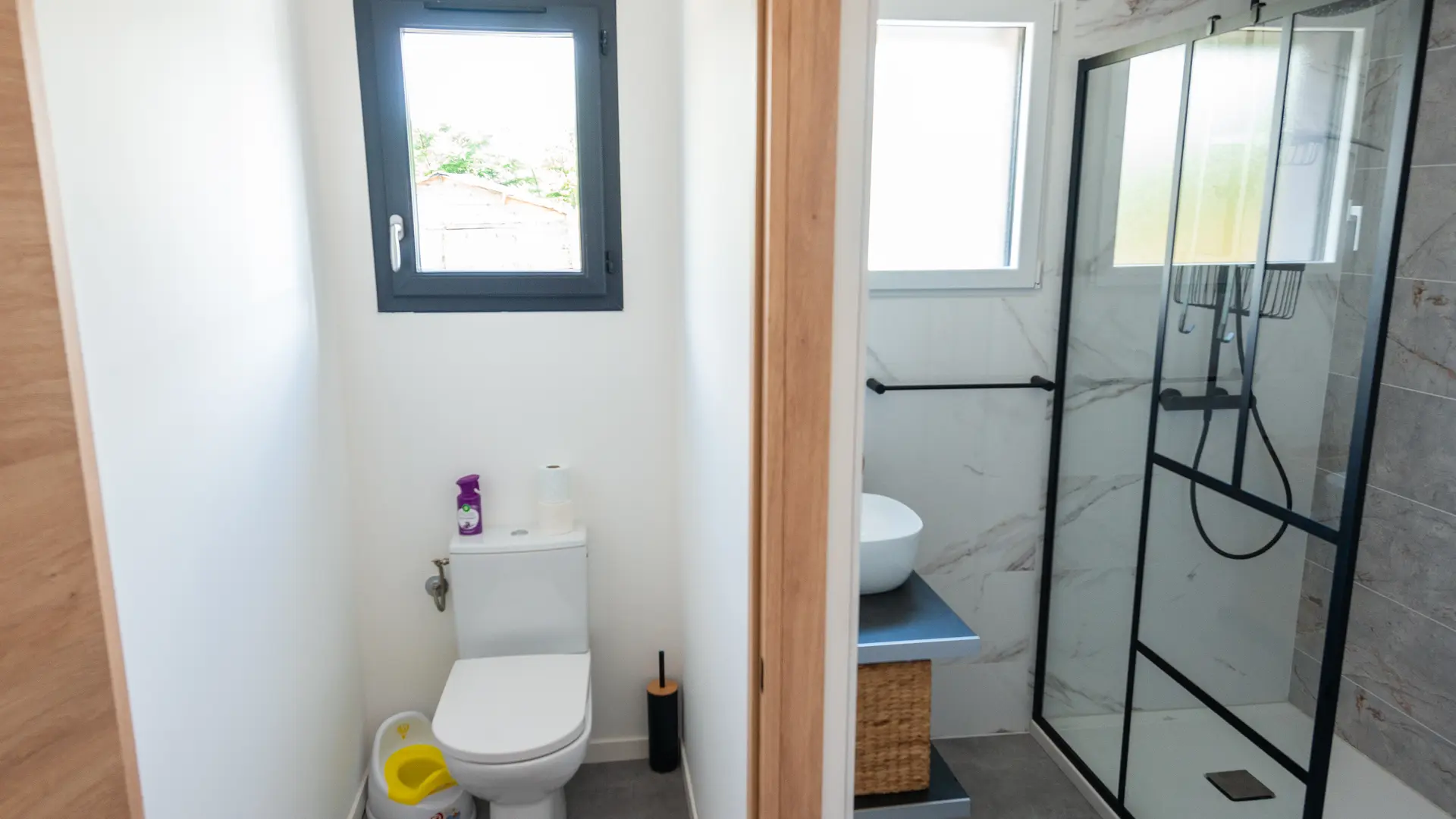 Salle de bain 2 de la chambre parentale