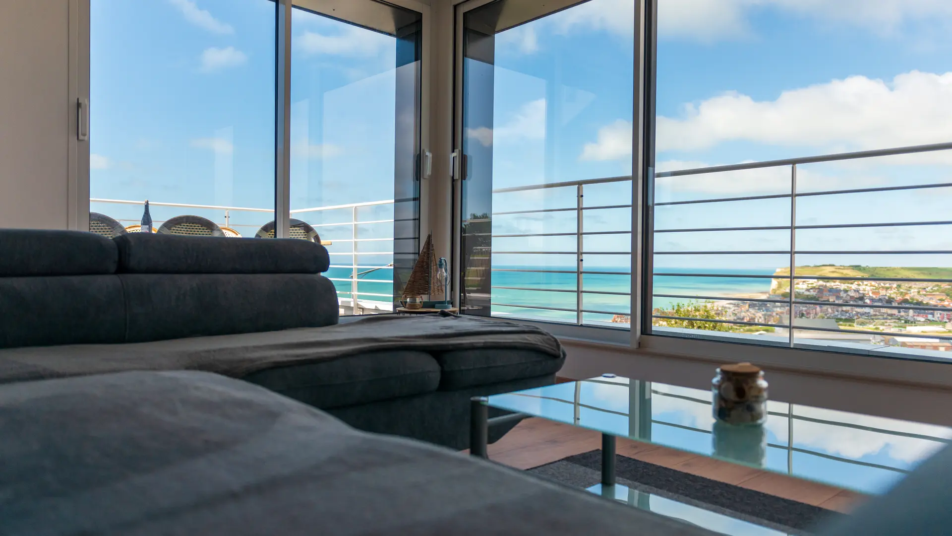 Pièce de vie : salon/ salle à manger/ cuisine