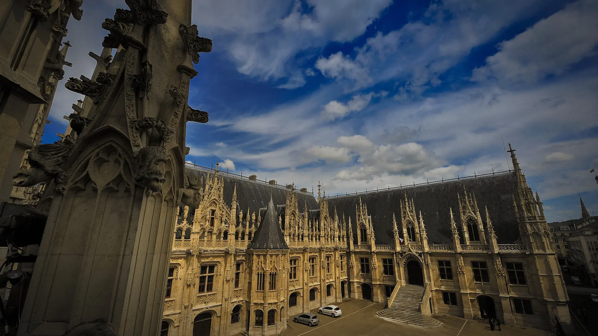 Palais de justice cour