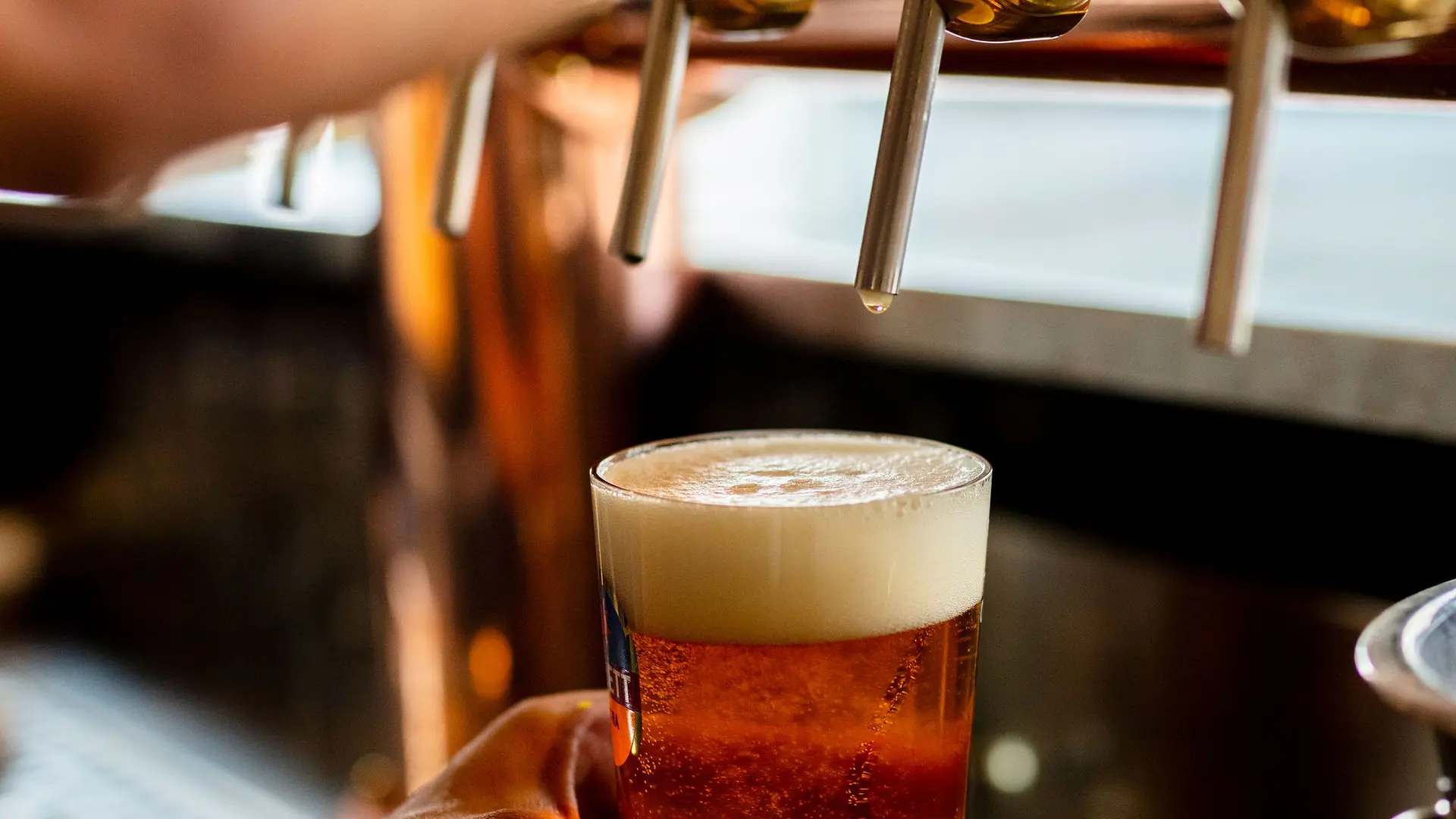 La Grande Ecole - Pub Janine 01