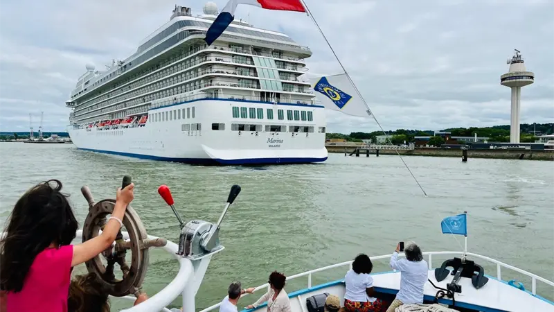 Navire Marina Promenade en bateau Aventura
