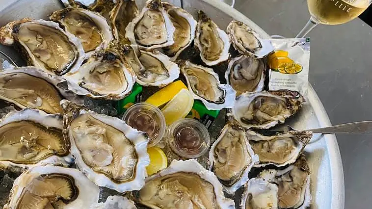 Des plateaux d'huîtres ou fruit de mer