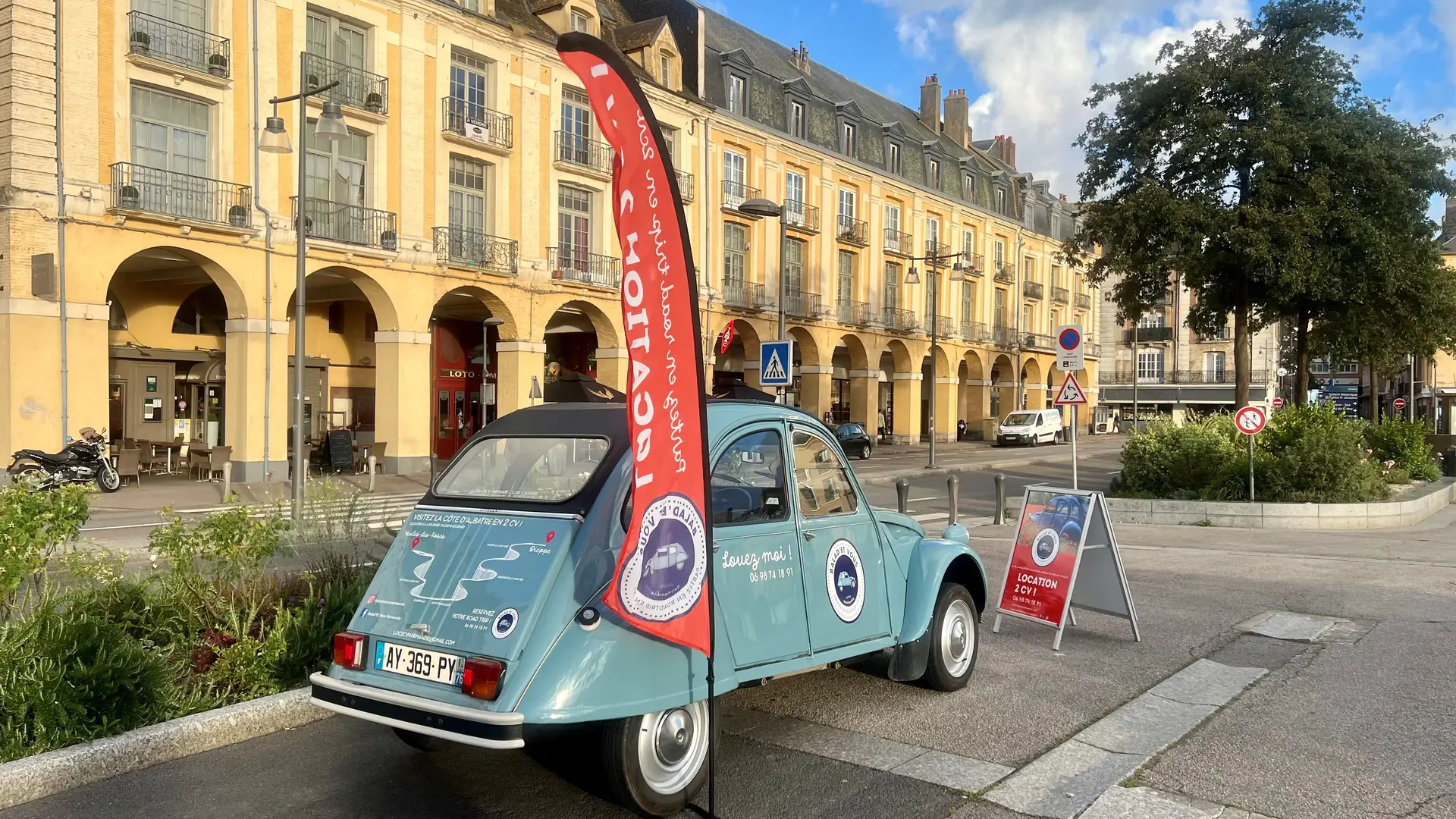 Balad'Et Vous - Place pour la saison devant office du tourisme d'avril à oct