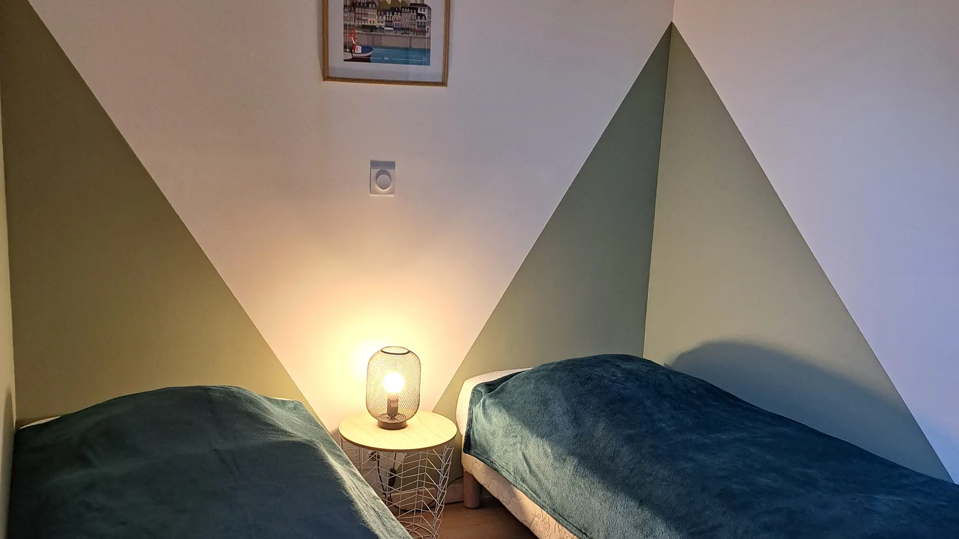 Chambre 2 lits 90×190