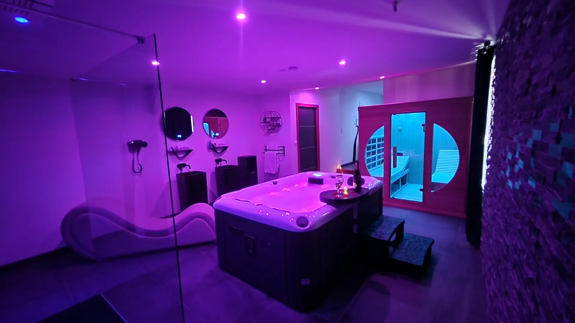 SPA/SAUNA