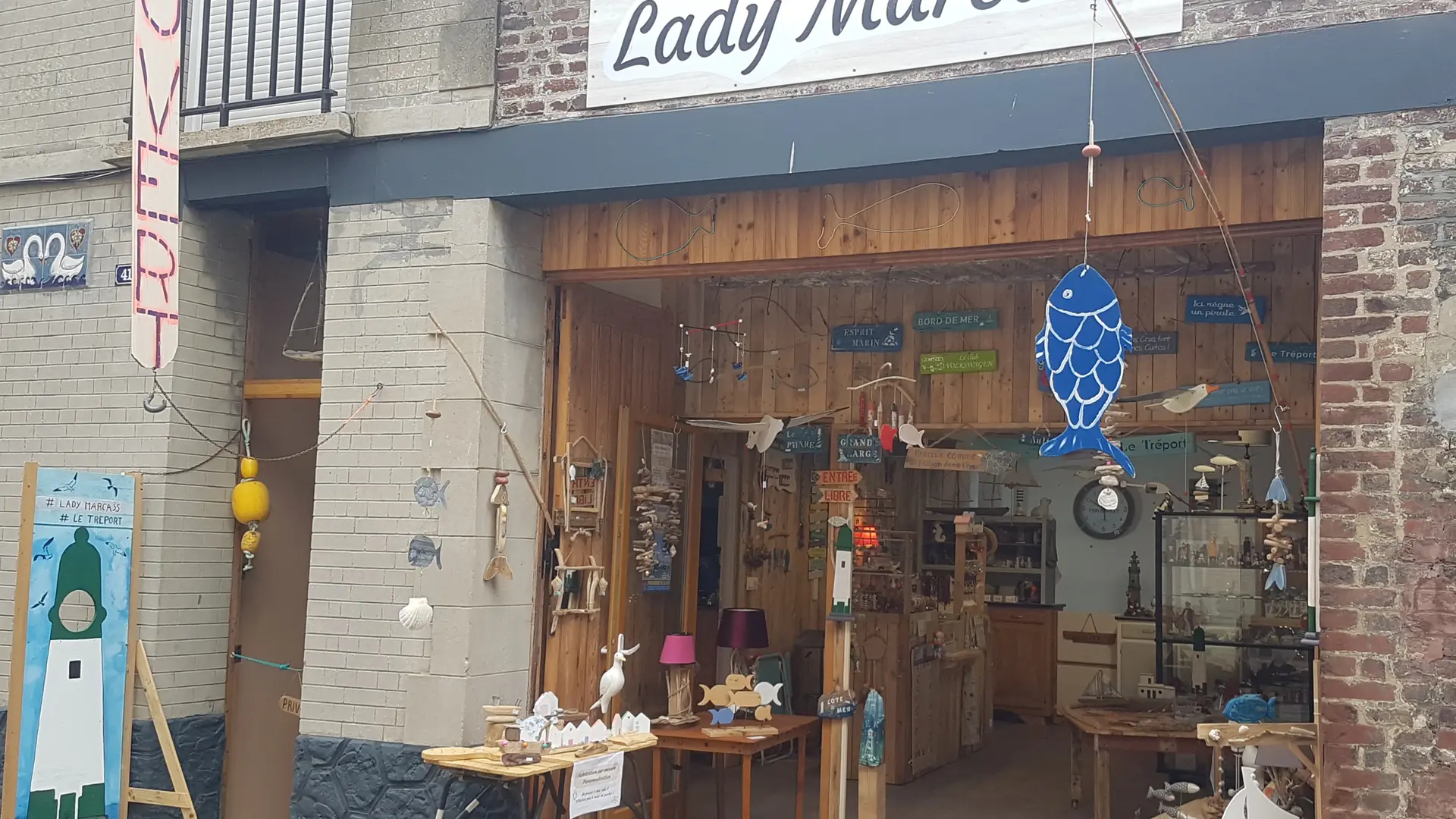 Devanture-boutique-artisanat-Lady-Marcass-Quartier-des-Cordiers-Le-Tréport