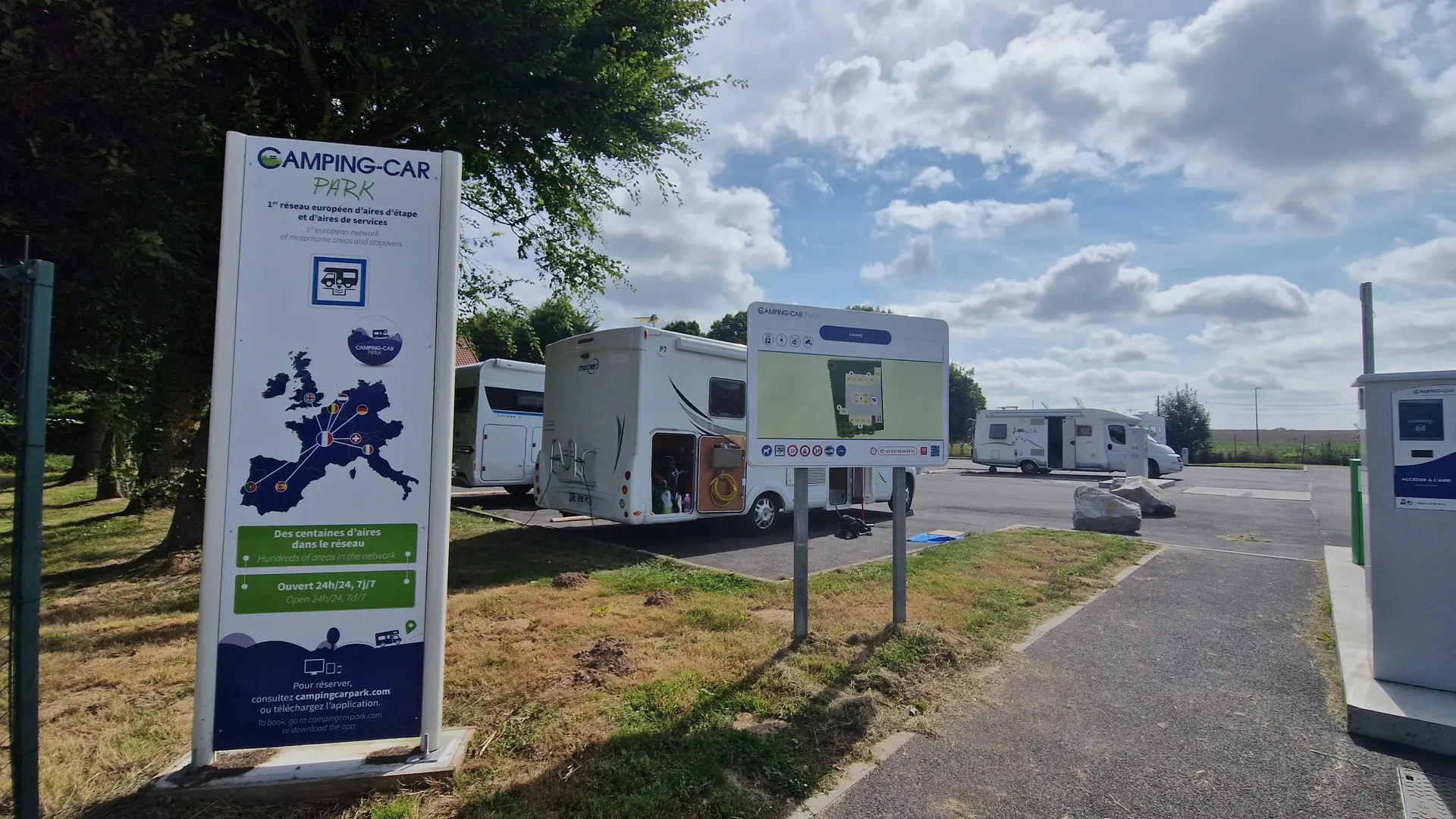 Entrée de l'aire de camping-car