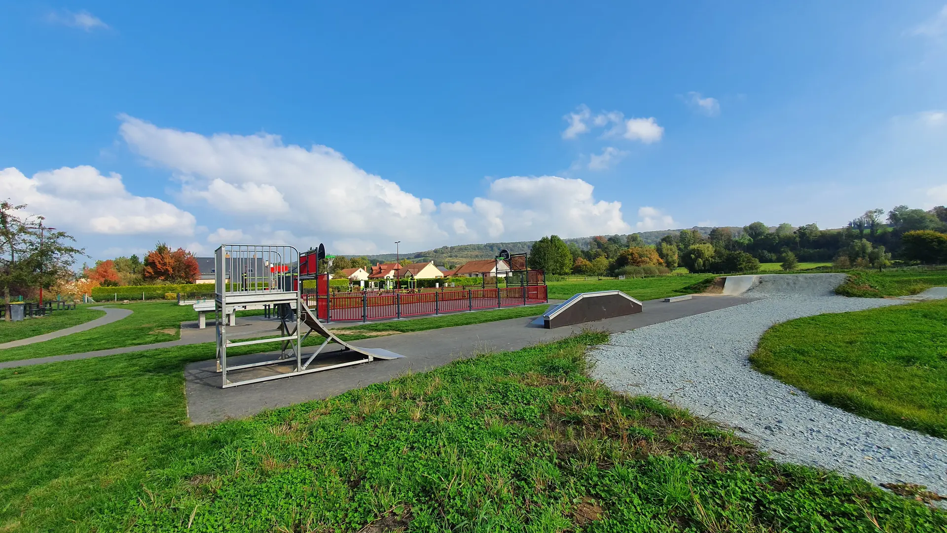 Skate park à côté