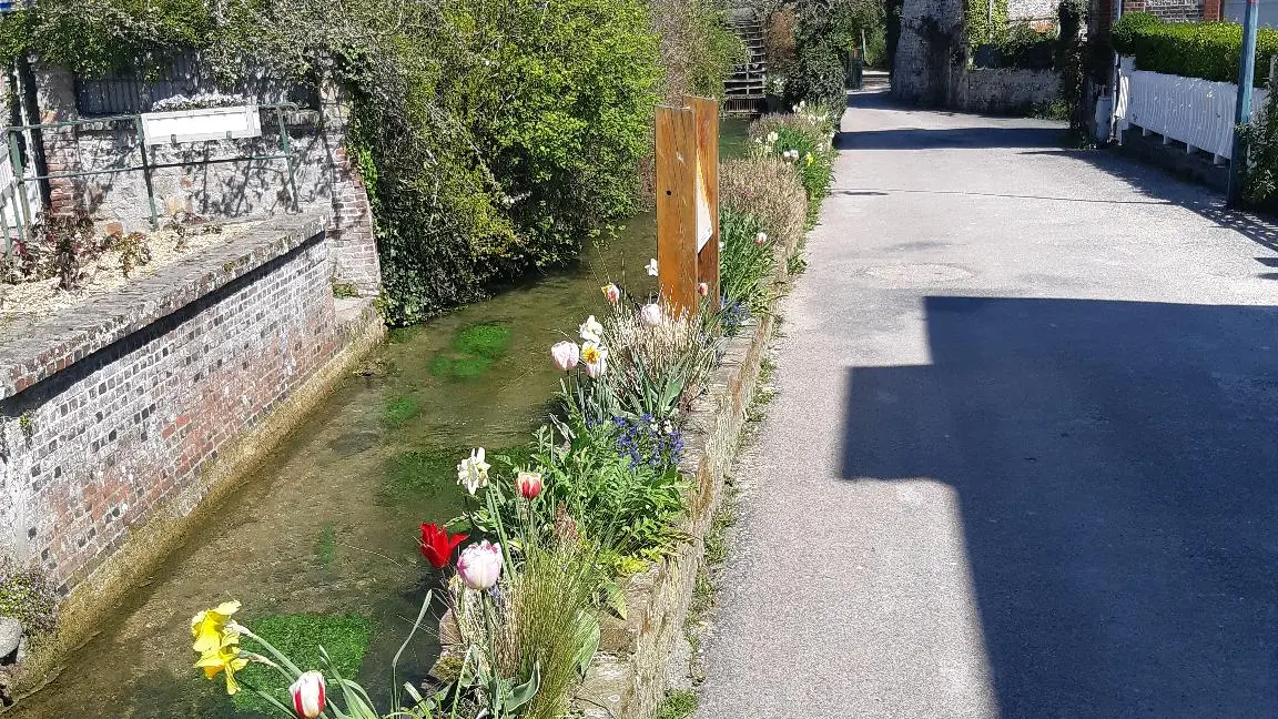 La Veules au début du Chemin des Champs-Élysées (juste devant notre maison)