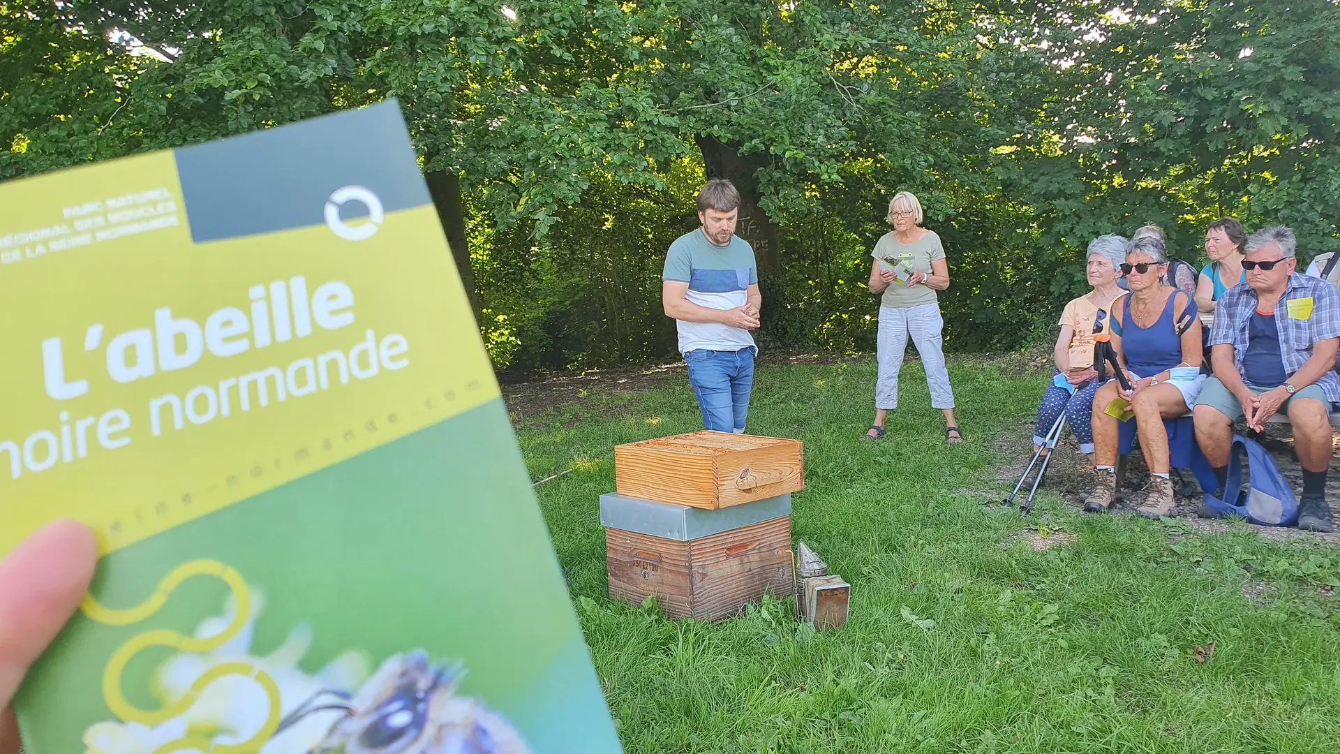 Visite du rucher de Longueville-sur-Scie