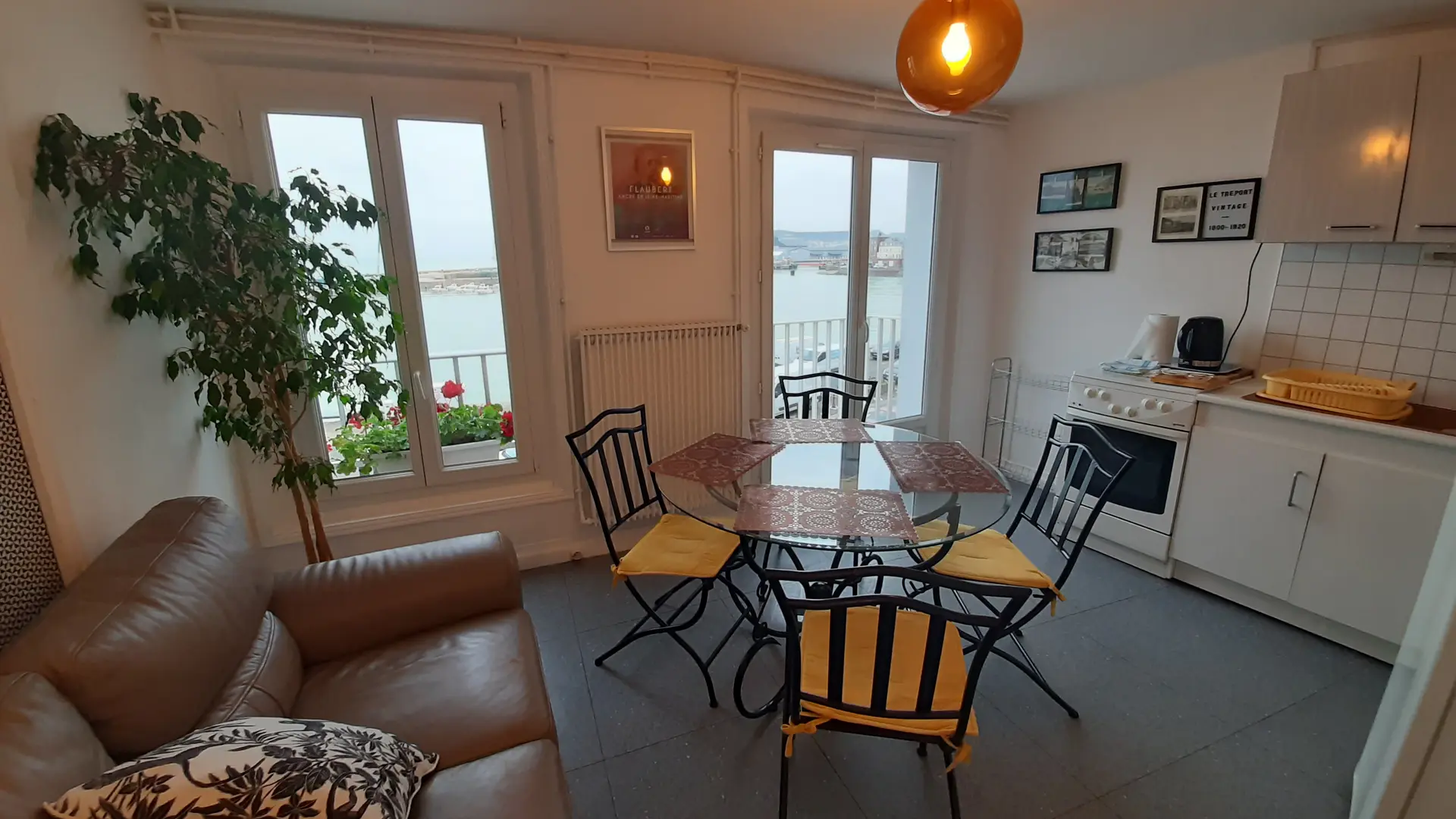 Salon et cuisine