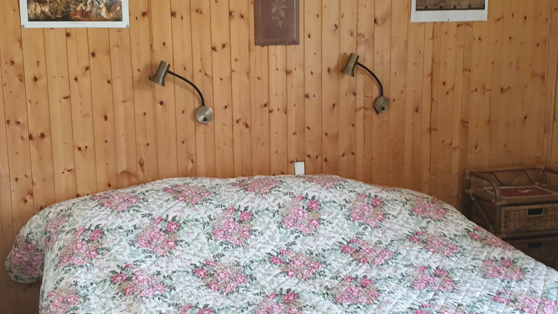 Chambre 2 - version aménagée avec 1 lit double 190 x 180 cm