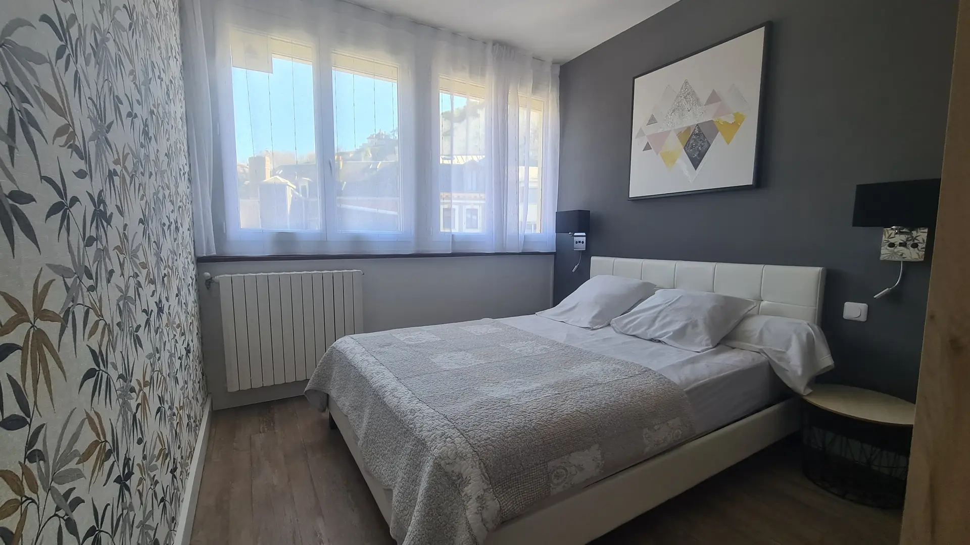 chambre avec vue sur le funiculaire