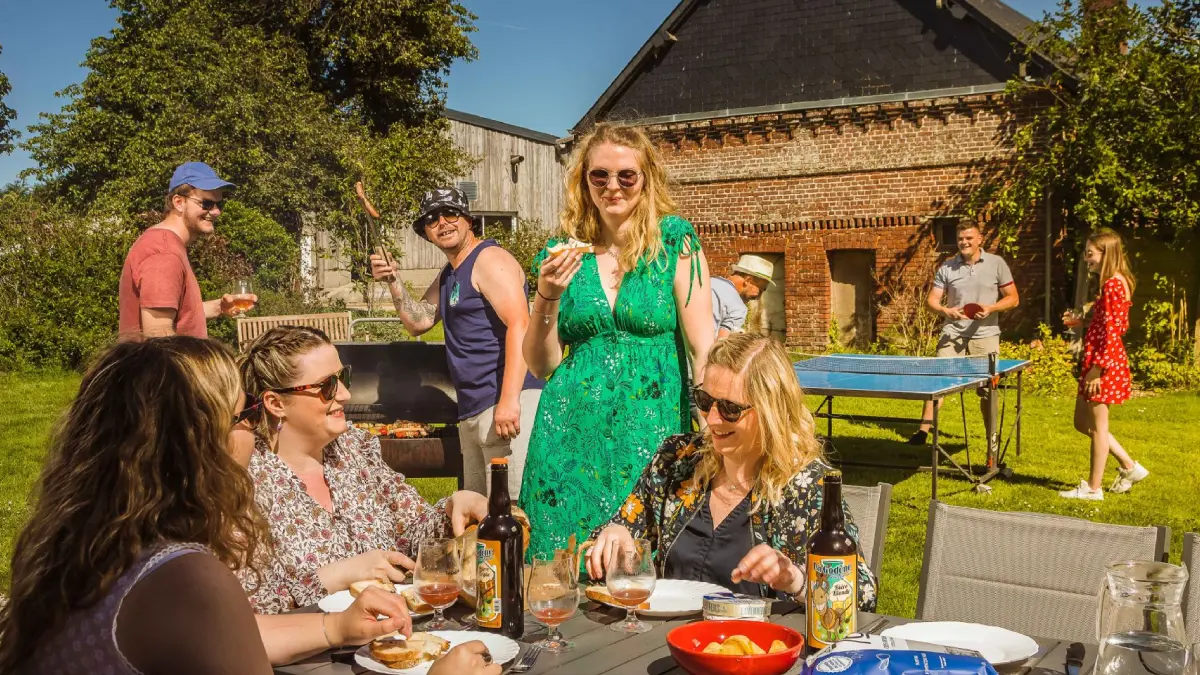 tis-terres-de-caux-juillet-2018-week-end-76-groupe-jeunes-barbecue-produits-locaux-seine-maritime-drone-press