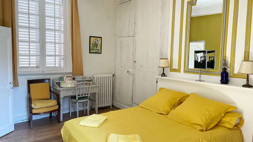 CHAMBRE-JAUNE-LEGER