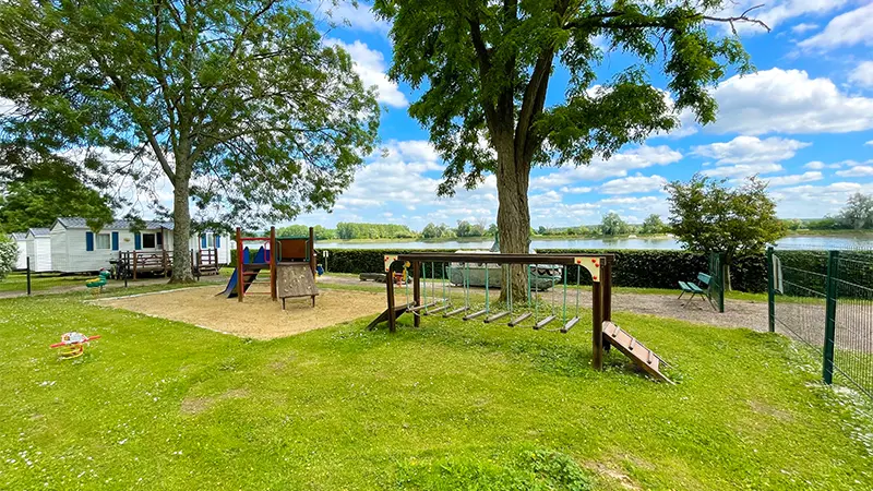 Camping Barre y Va vue aire de jeux Villequier Rives en Seine Caux Seine tourisme