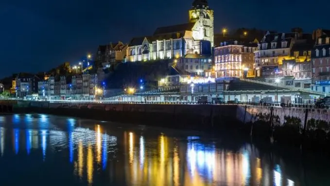 FRONT DE MER DE FALAISE 317. Le quai françois 1er la nuit